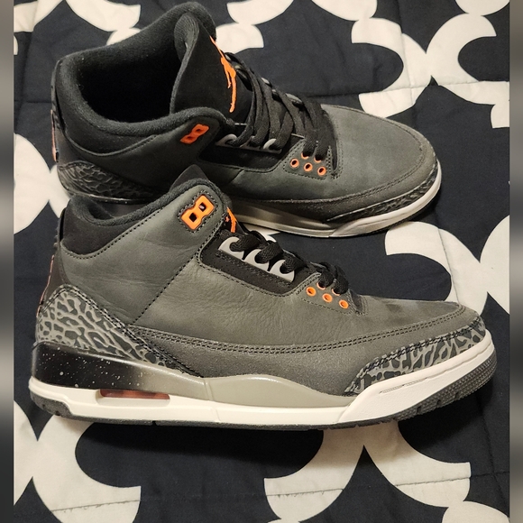 Men's Retro Jordan 3 Fear Pack (2023) - Picture 2 of 7